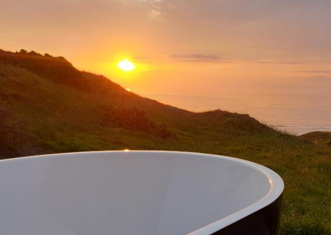 Seaview Retreat -Amazing Ocean Views And Outdoor Bath Villa Waiuku Bagian luar foto